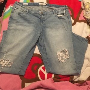 Torrid boyfriend jean, size 22, ripped/lace detail